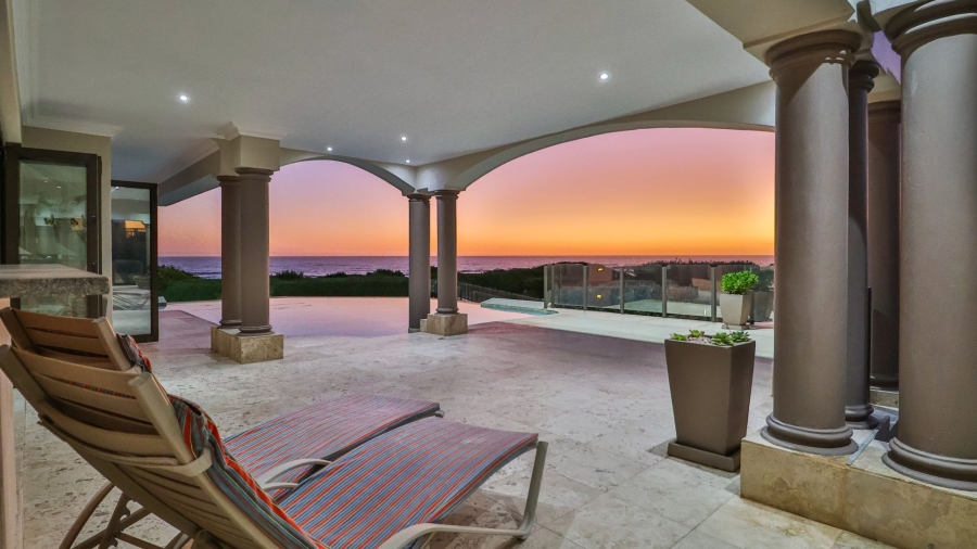 6 Bedroom Property for Sale in Myoli Beach Western Cape